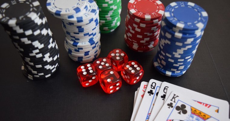 Начальник офиса «Билайн» в Ижевске проиграл в онлайн-казино почти миллион рублей компании