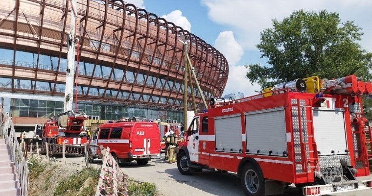 200 человек покинули вспыхнувшую стройплощадку УГМК-Арены в Екатеринбурге