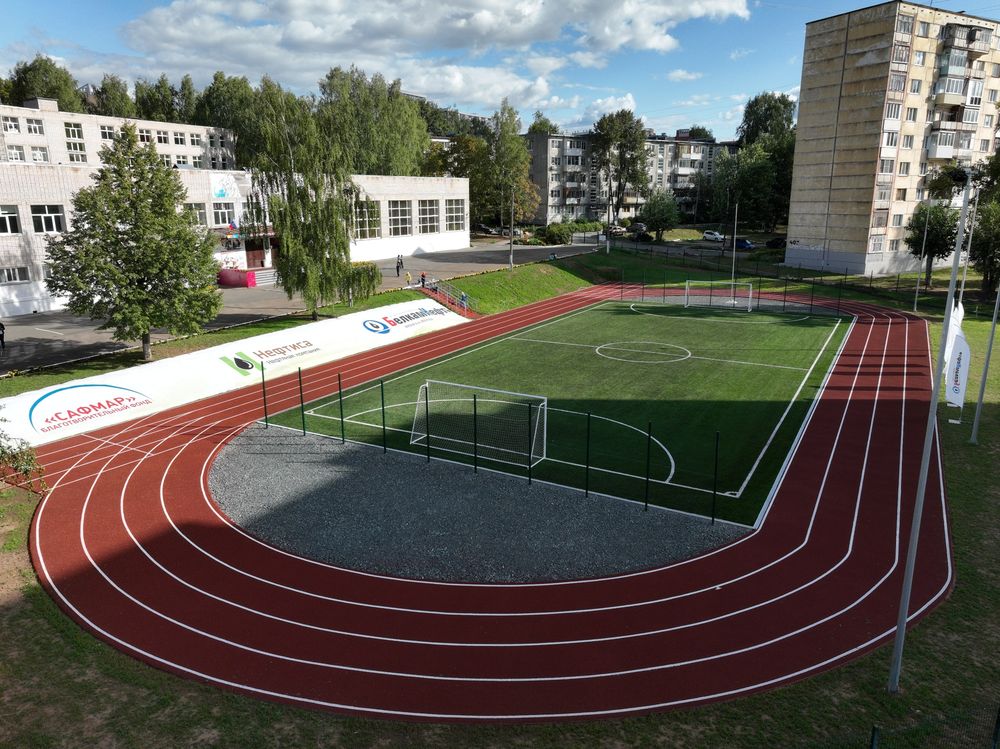 В Ижевске на стадионе школы №76 закончился ремонт подпорной стенки