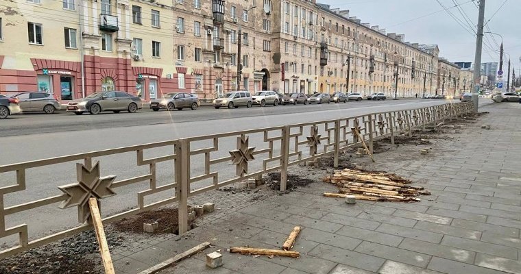 Глава Ижевска прокомментировал установку новых ограждений вдоль улицы Ленина