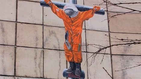 Пермского художника оштрафовали на тысячу рублей за "распятого" Гагарина