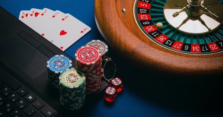 Девять жителей Сарапула за организацию азартных игр условно лишились свободы 
