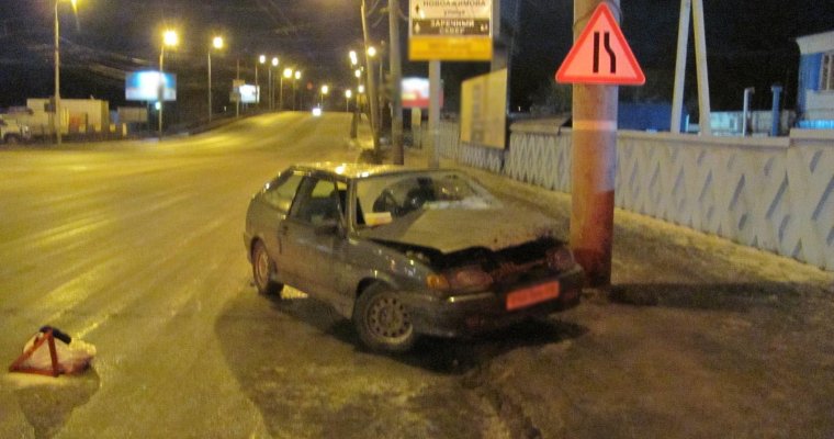 Водитель и двое подростков пострадали в аварии на улице Горького в Ижевске