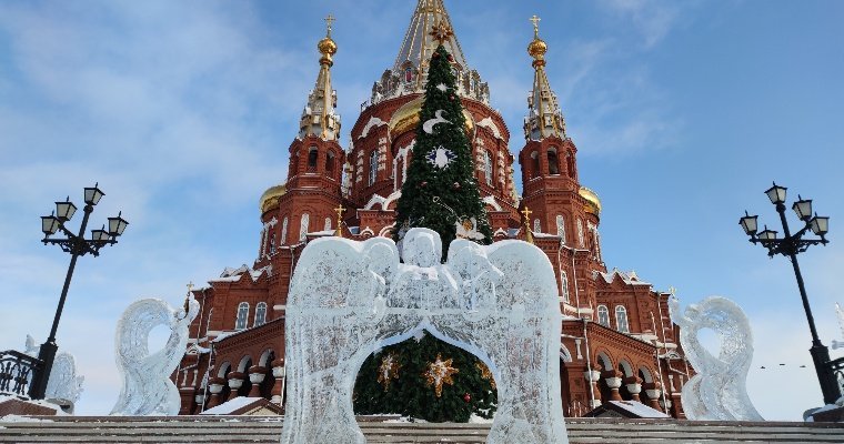 В Ижевске стартовал ледовый фестиваль ангелов и архангелов