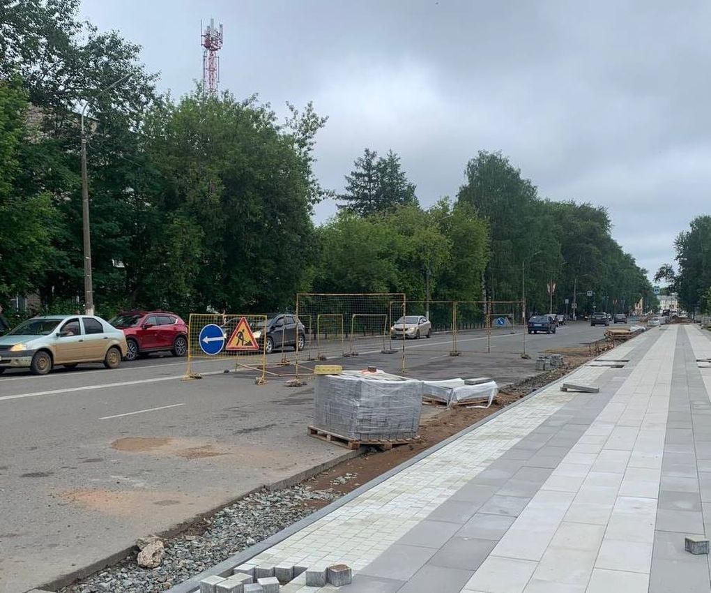 Ожившая подземная река могла стать причиной дорожных просадок на улице Кирова в Глазове