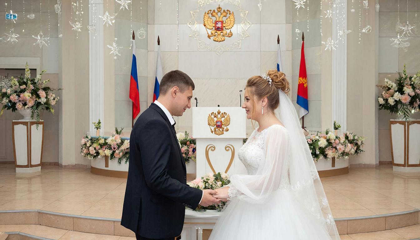 Управление ЗАГС в Ижевске лоббировало интересы лишь одного предпринимателя при проведении торжеств