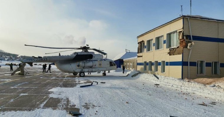 В Красноярском крае вертолет задел винтом 3 здания и другое воздушное судно