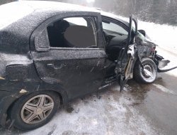 Семь человек пострадали в аварии с двумя легковушками на трассе в Удмуртии