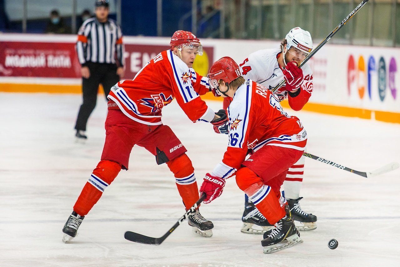 

Хоккеисты «Ижстали» победили команду из Ростова-на-Дону на домашнем льду

