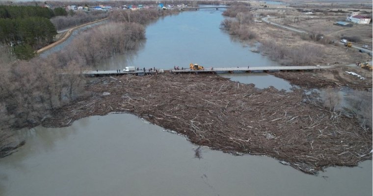 Село Абатское в Тюменской области экстренно эвакуируют из-за паводка