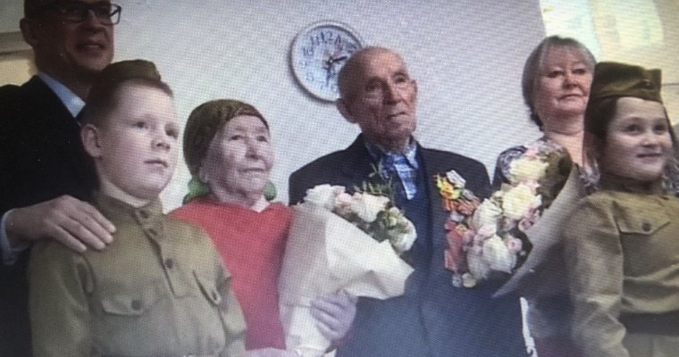 Первую юбилейную медаль к 80-летию Победы вручили в Игринском районе