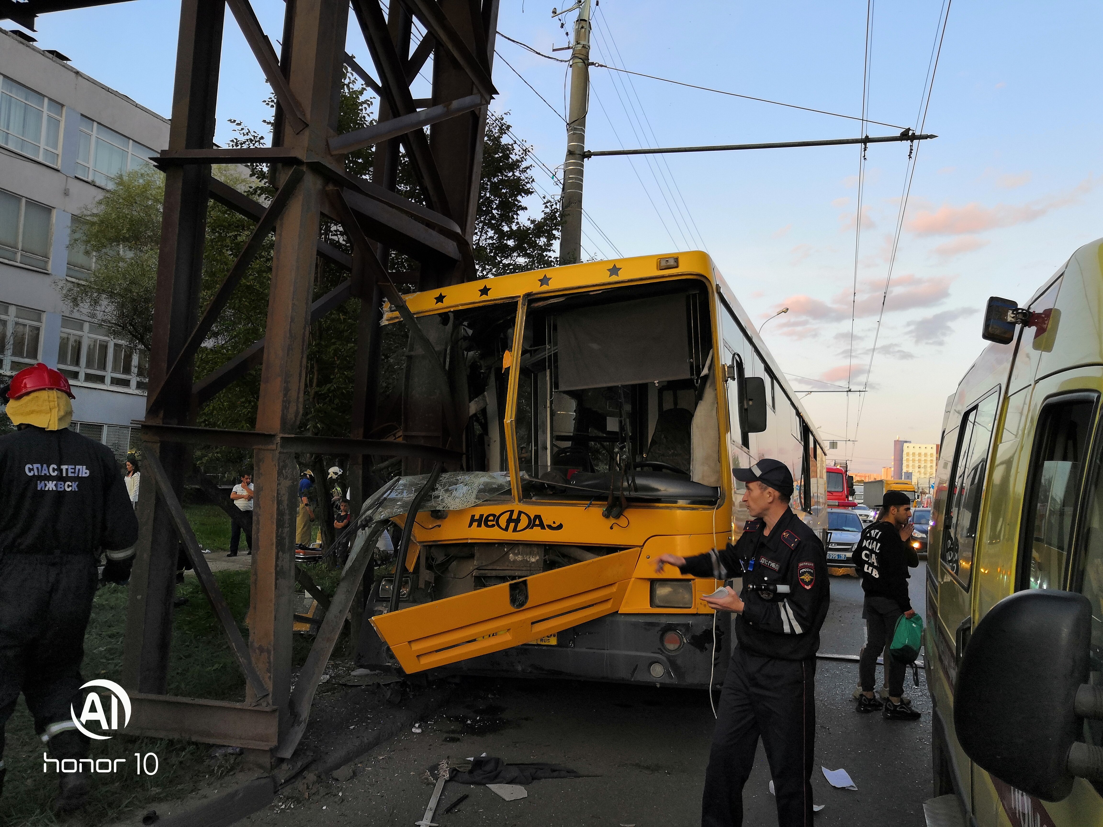 Уголовное дело возбудили по факту ДТП с автобусом в Ижевске