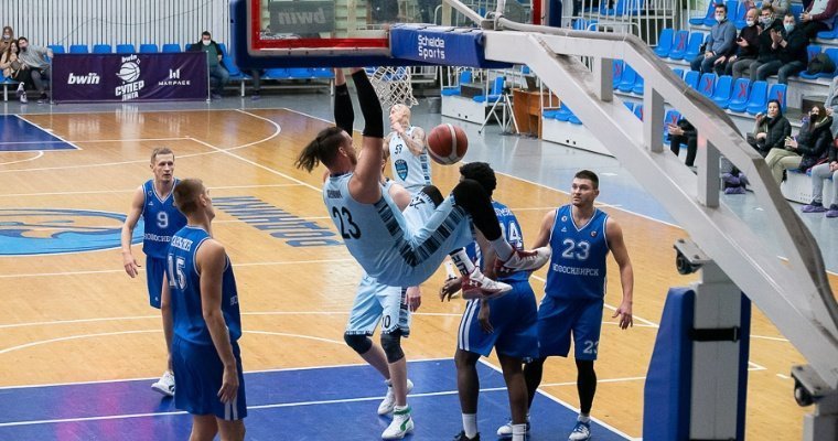 Ижевские баскетболисты «Купола-Родников» одолели БК «Новосибирск»