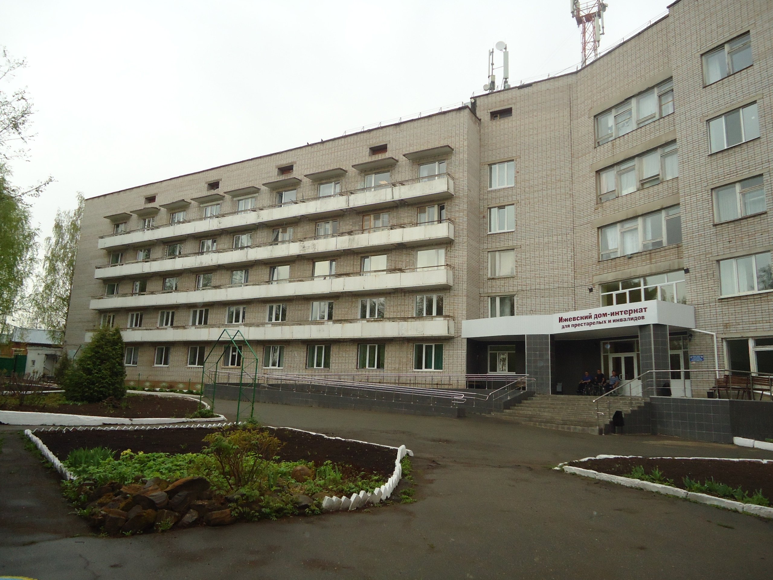 В Ижевске прокуратура начала проверку после возгорания в интернате для престарелых ночью 9 мая