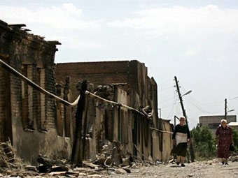 Жители Южной Осетии пожаловались Владимиру Путину и Дмитрию Медведеву