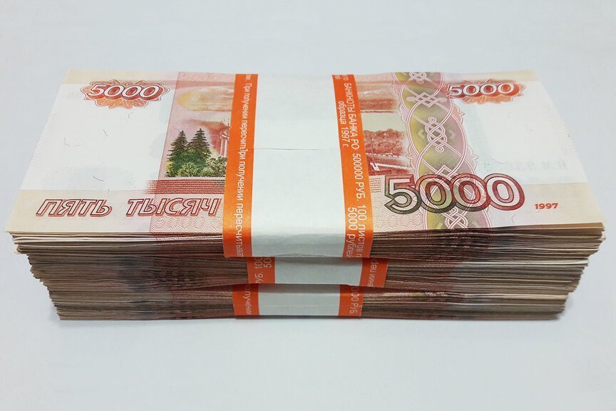 Росстат назвал число россиян с зарплатой свыше 1 млн рублей
