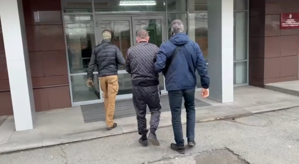 В Удмуртии задержали двух человек, которые убедили главу Воткинского района передать им участок в парке «Нечкинский»