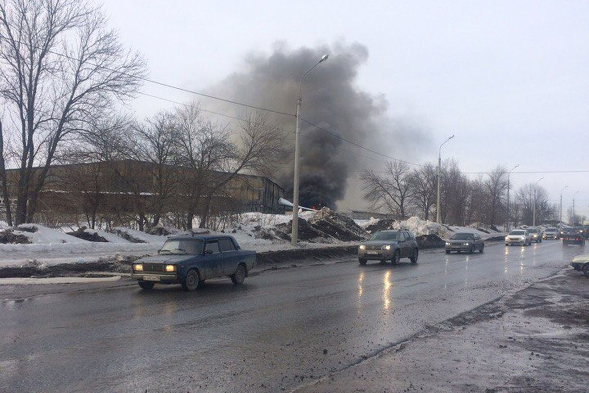 Жители Ижевска сообщили о пожаре в «Трех бананах» на Воткинском шоссе