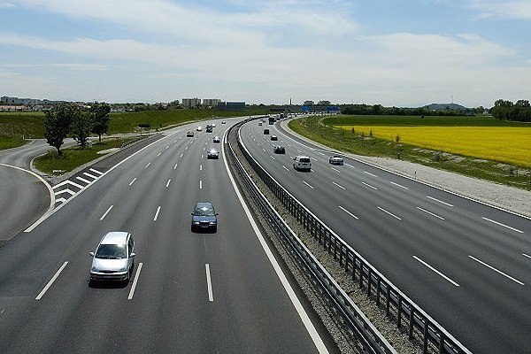 В Украине появятся скоростные автобаны: все подробности 2 В Украине появятся скоростные автобаны: все подробности 1