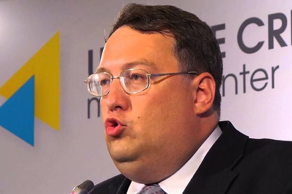Советник главы МВД Украины предложил публиковать фото российских пилотов для ИГ