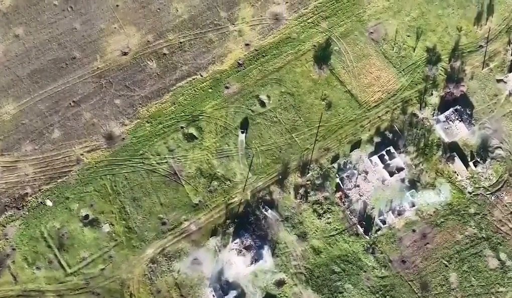 Украинские военные подорвались на мине во время гонок на бронемашинах