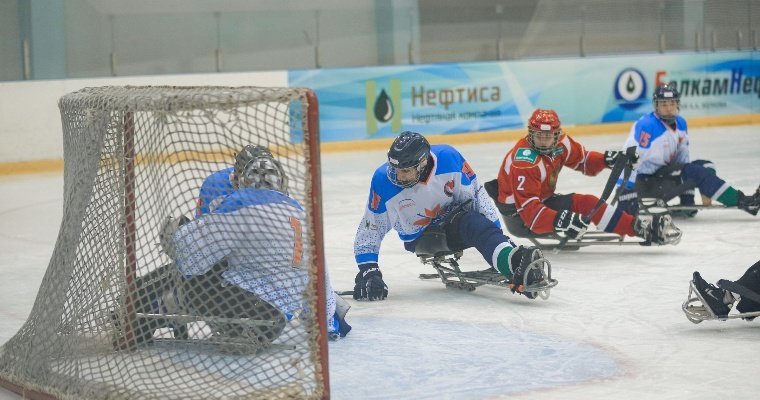 Сборная Удмуртии стартовала на чемпионате России по следж-хоккею с громкой победы