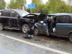 Четыре человека пострадали в ДТП с тремя авто под Ижевском