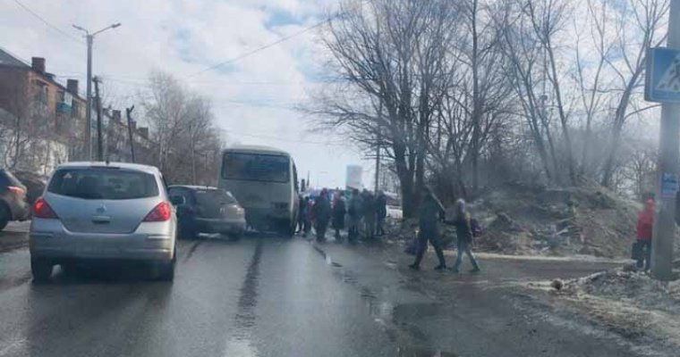 Автобус сбил 10-летнюю девочку в Сарапуле