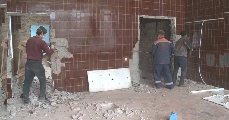 В операционном блоке Глазовской межрайонной больницы начался капитальный ремонт