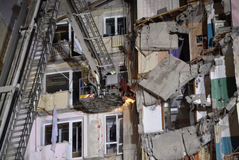 Тела 11 погибших извлекли спасатели из-под завалов в Магнитогорске
