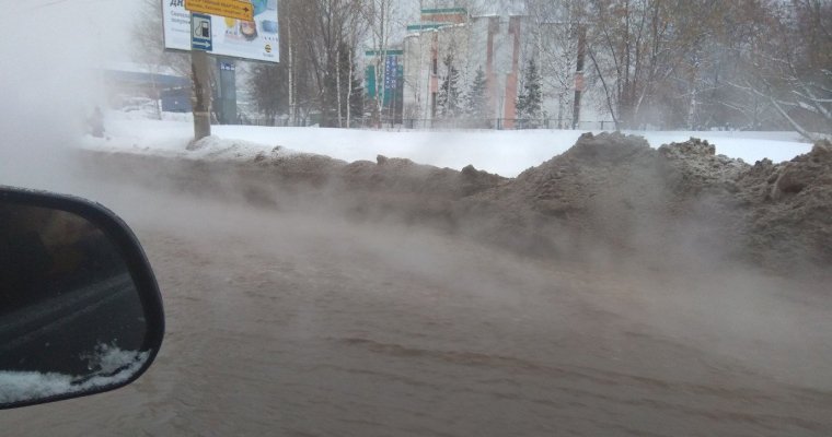 Ремонт сети теплоснабжения на улице Нижней в Ижевске начнут после определения места утечки