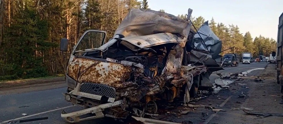 Два грузовика столкнулись в Малопургинском районе