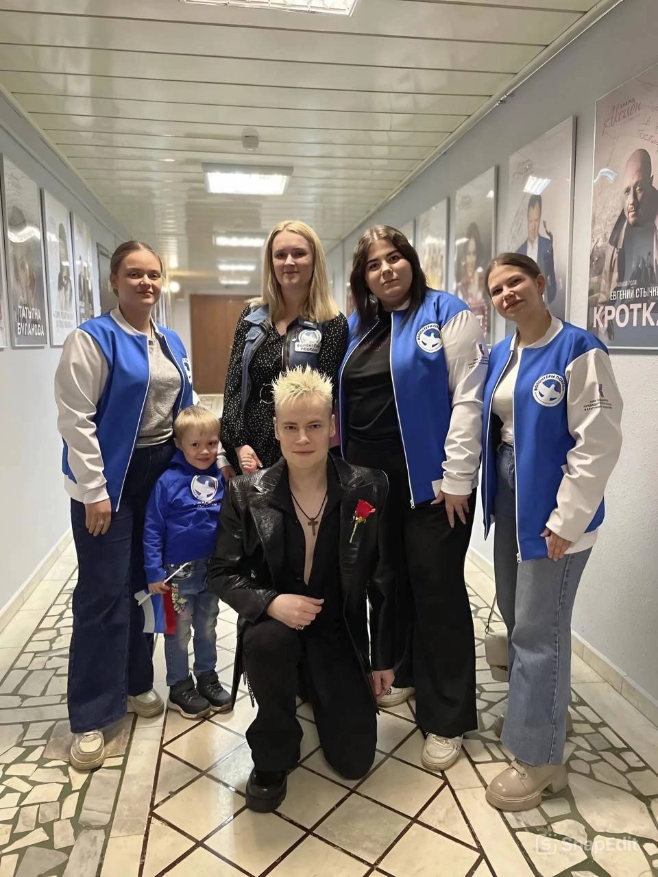 Волонтёры Победы Удмуртии встретились с певцом Шаманом перед концертом