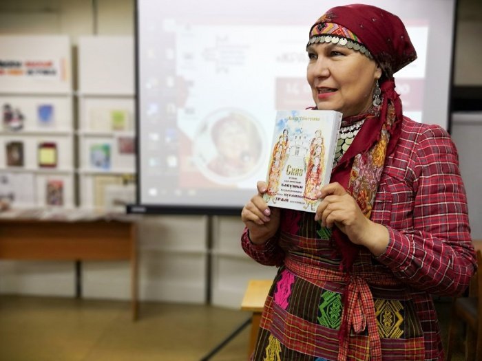 Книгу о Бурановских бабушках передали в библиотеки Удмуртии