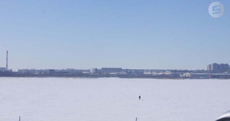 Картина дня: понижение уровня воды в Ижевском пруду и объединение школ №28 и №67 в Ижевске