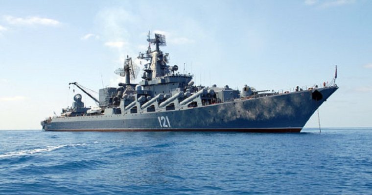 Пострадавший от пожара крейсер «Москва» решено отбуксировать в порт