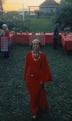 Удмуртская певица Лади Светӥ представила свой новый клип на песню «Экты»