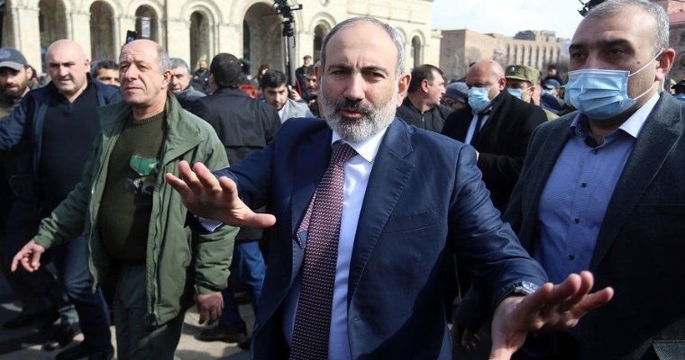 Президент Армении отказался увольнять главу Генштаба по просьбе Пашиняна