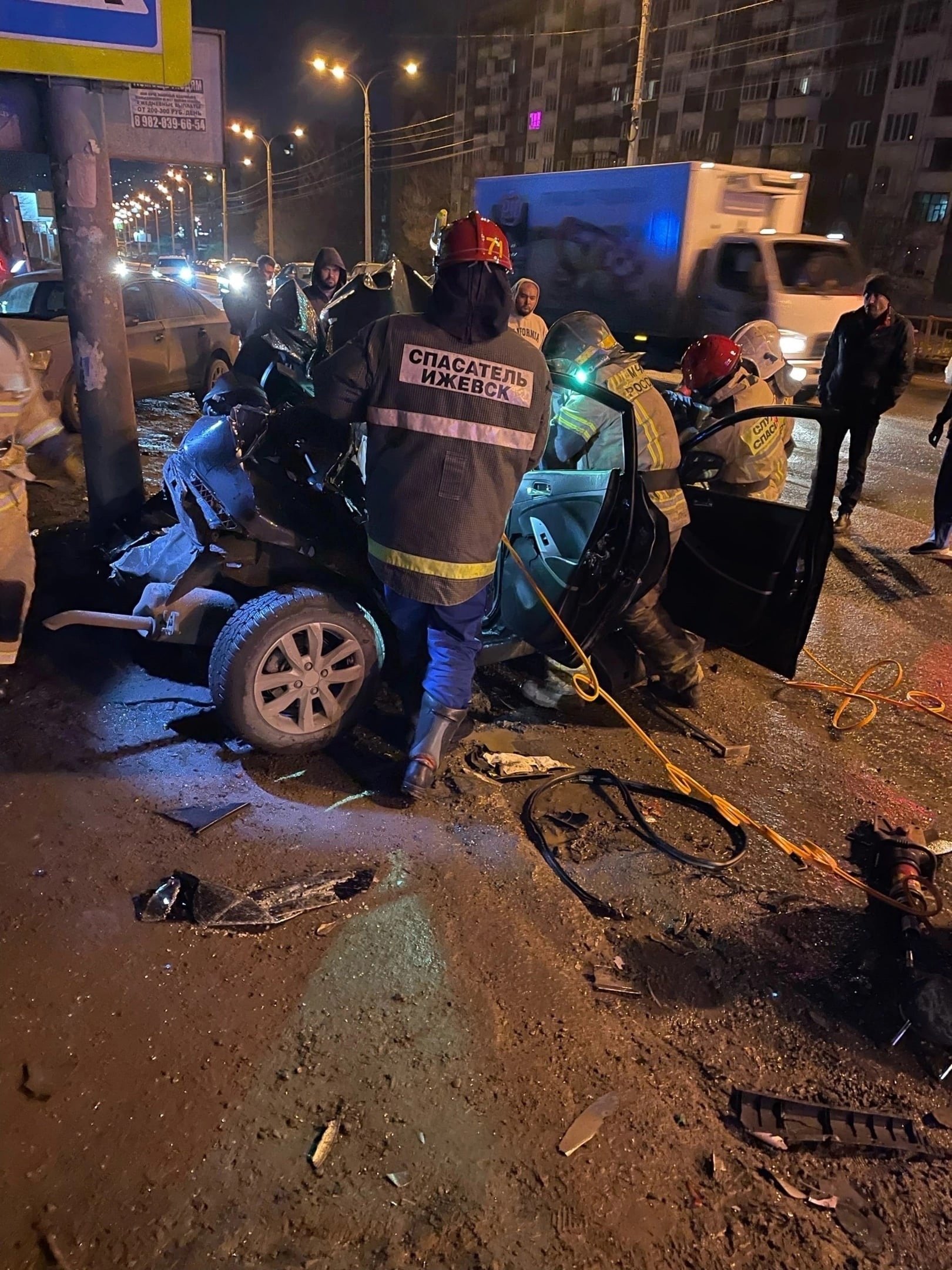 На улице Чугуевского в Ижевске произошло смертельное ДТП с участием трёх машин