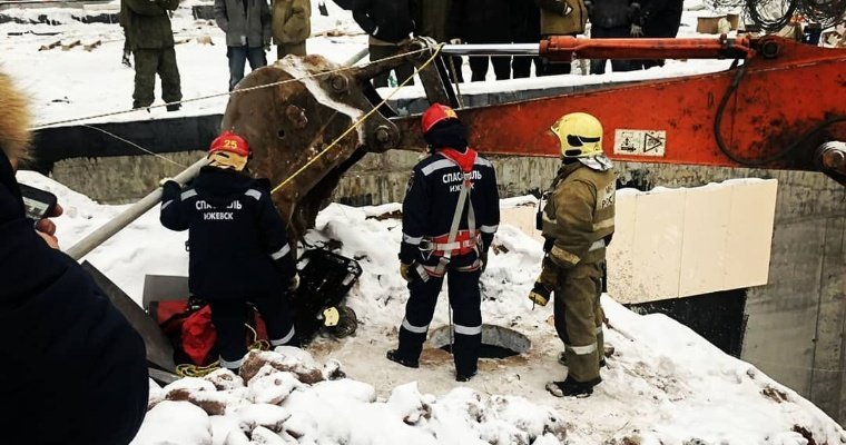 Мужчина упал в 5-метровый колодец на одной из строек в Ижевске