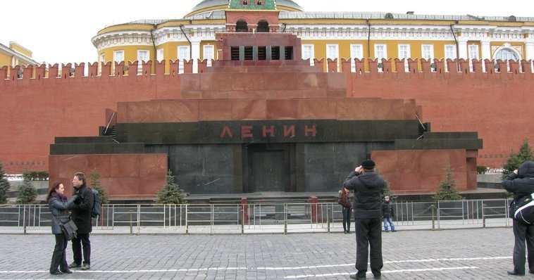 В Москве пьяный злоумышленник хотел украсть тело Ленина из Мавзолея
