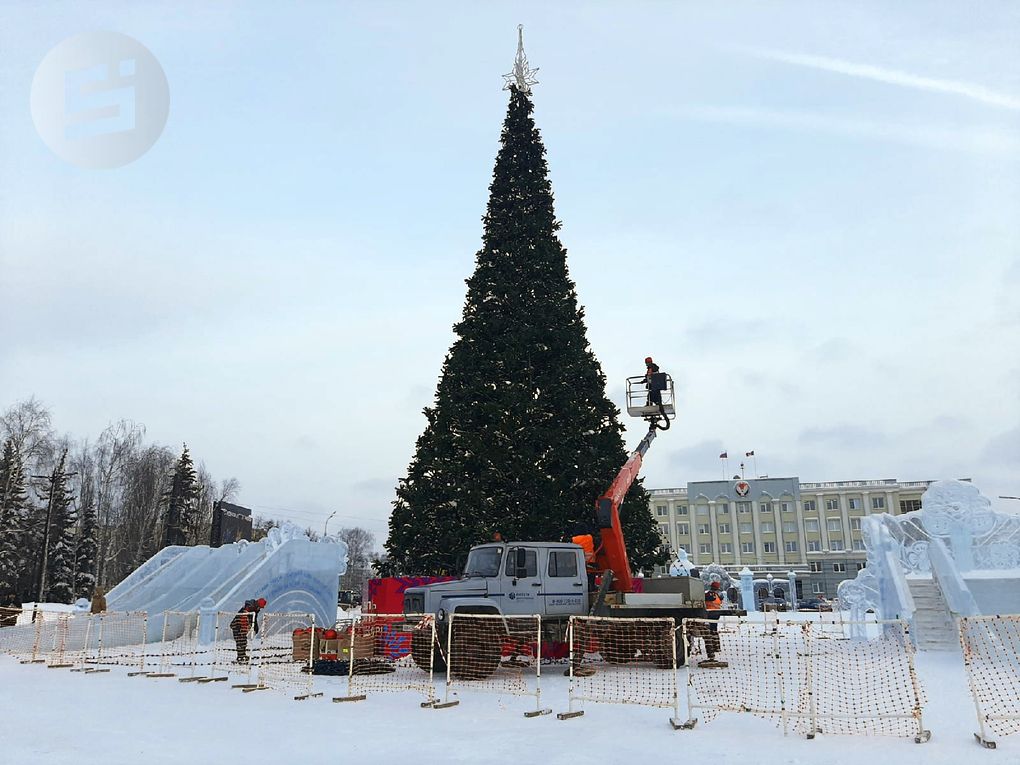 В новогодние праздники Ижевск сэкономит на ежедневном фестивале и фейерверках