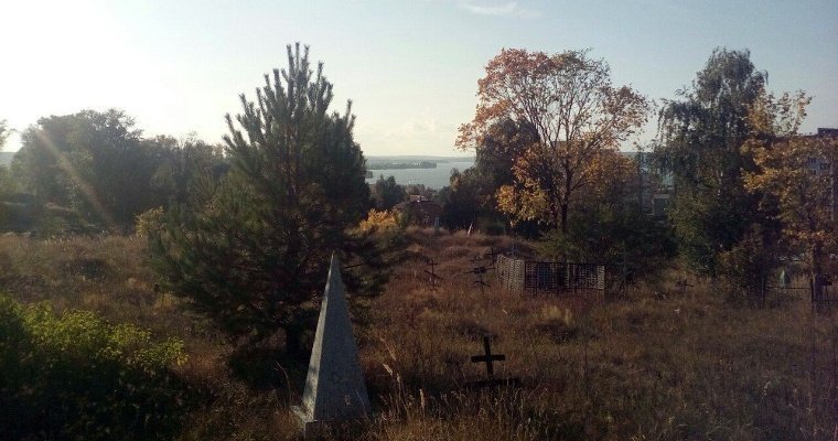 «Нагорное кладбище» Воткинска могут включить в перечень объектов культурного наследия