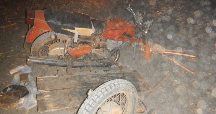Пассажирка мотоцикла погибла после столкновения с грузовиком в Удмуртии