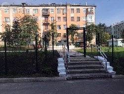 Во «Дворе Калашникова» в Ижевске незаконно установили забор