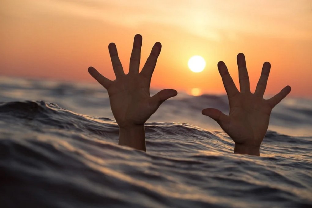 

Среди бела дня: 4 отдыхающих утонули в Крыму на глазах очевидцев

