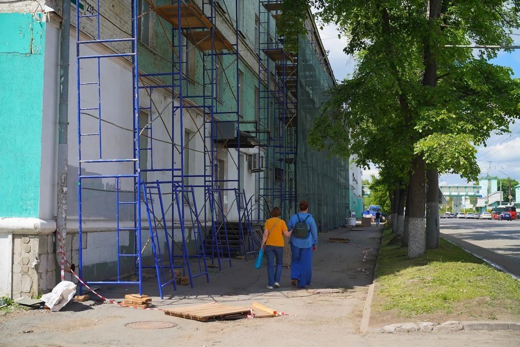 В Ижевске приступили к ремонту фасадов на улице Удмуртской