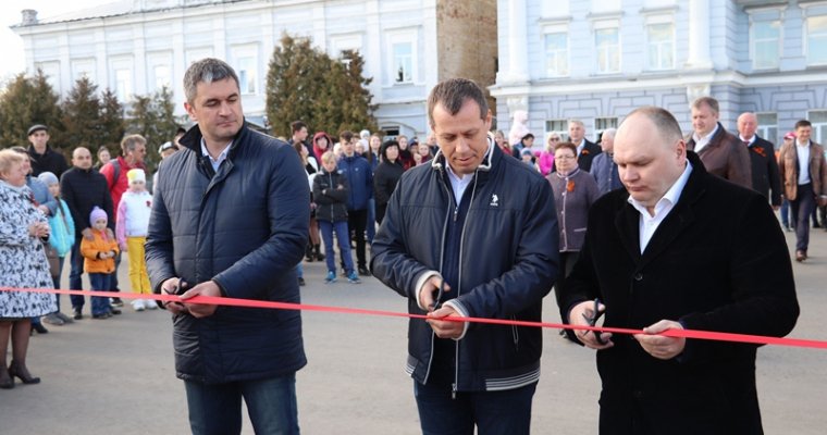В Сарапуле открыли обновленный Центральный сквер