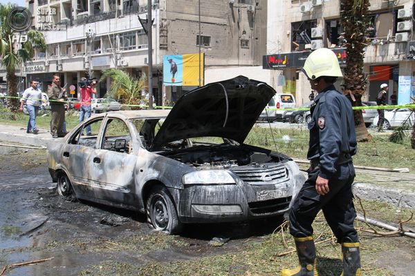 Заминированный автомобиль взорвался возле посольства США в столице Йемена