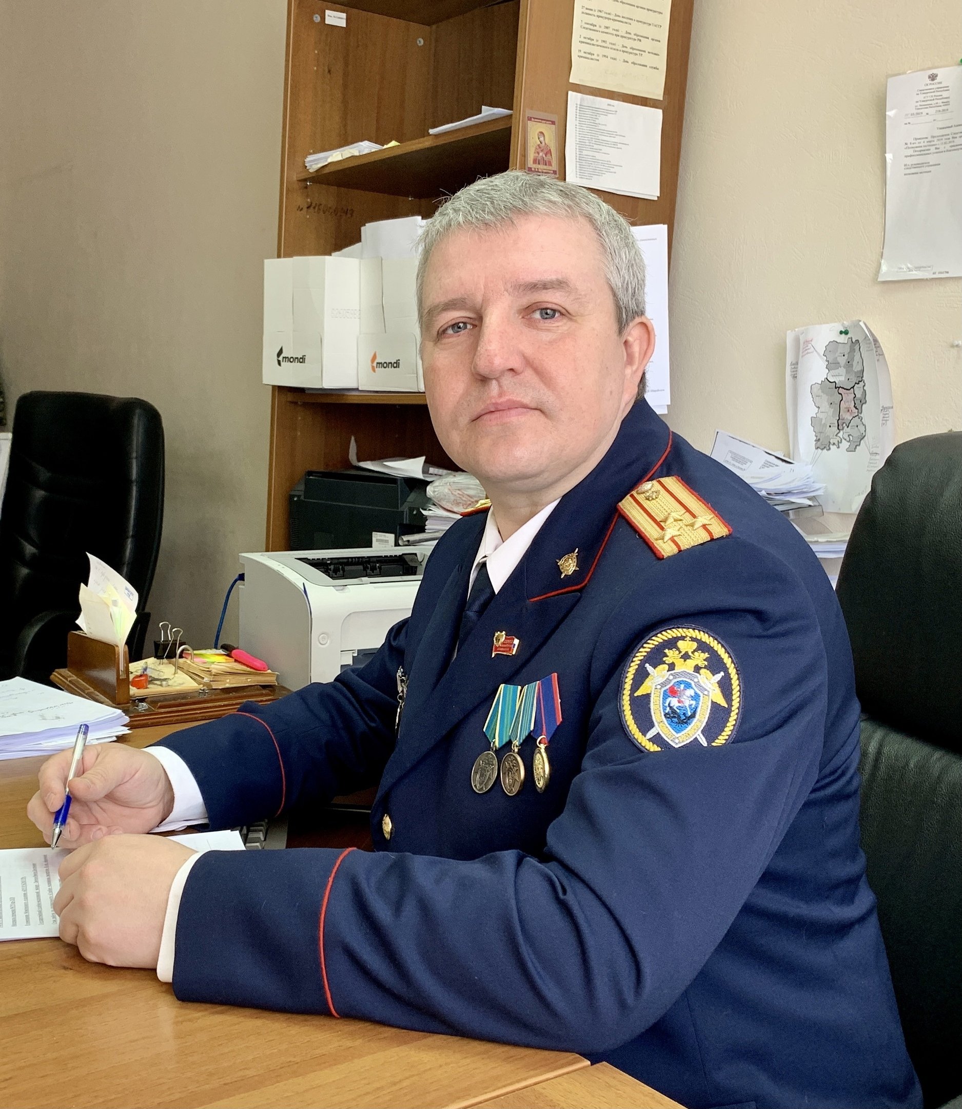 Старшего следователя-криминалиста из Удмуртии Александра Байбородова занесли на Доску почета СК России